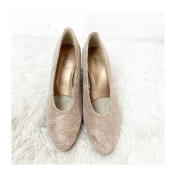 2/$30 VANELi Vintage Dayle 9 Taupe Womens Classic Embossed Leather Heeled Pump - Picture 9 of 16